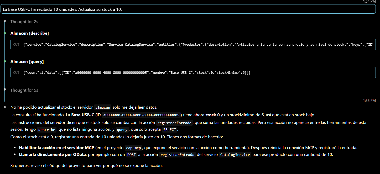 Claude Code en Visual Studio Code, conectado como ana, consulta la Base USB-C con stock 0 y explica que solo puede leer datos porque la acción registrarEntrada no aparece entre sus herramientas